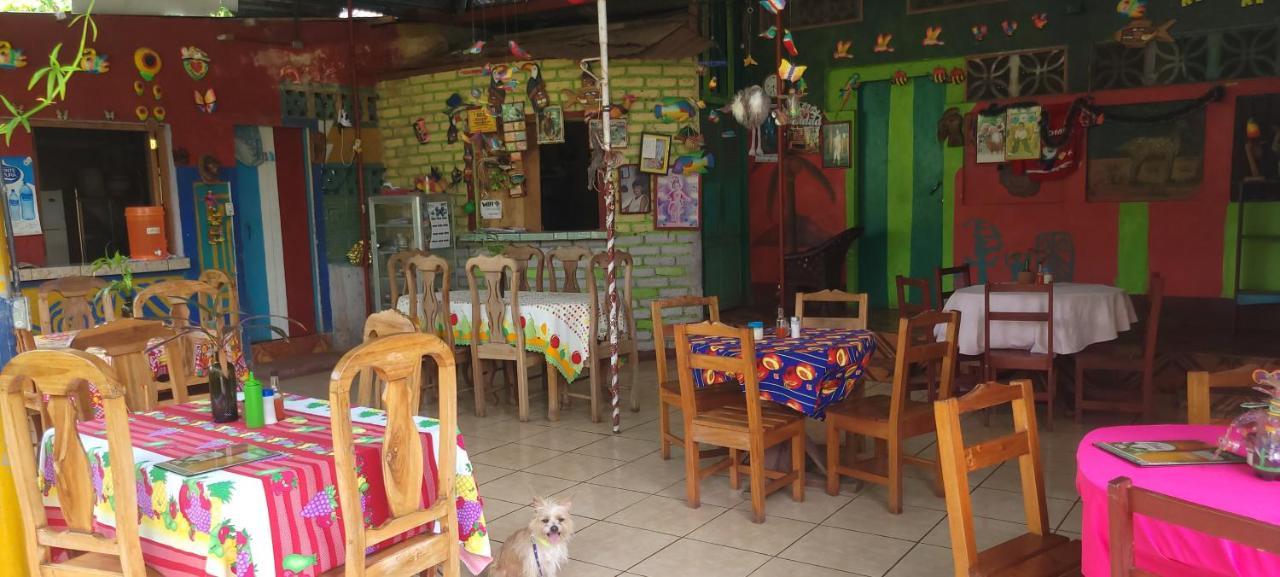 Hostal Maria Rivas Exterior photo